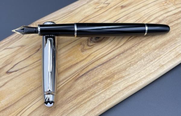 Montblanc Solitaire Stainless Steel Doué Classique Füller